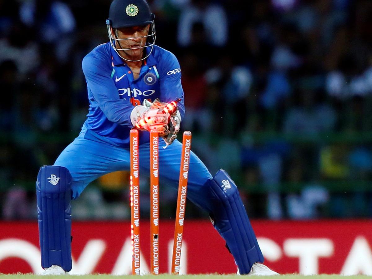 Dhoni Wicketkeeping